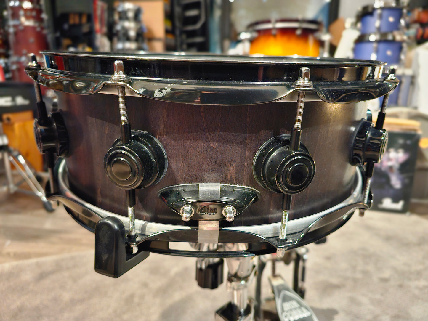 DW Collectors VLT Maple Satin black + black hw 14x5.5 snare drum