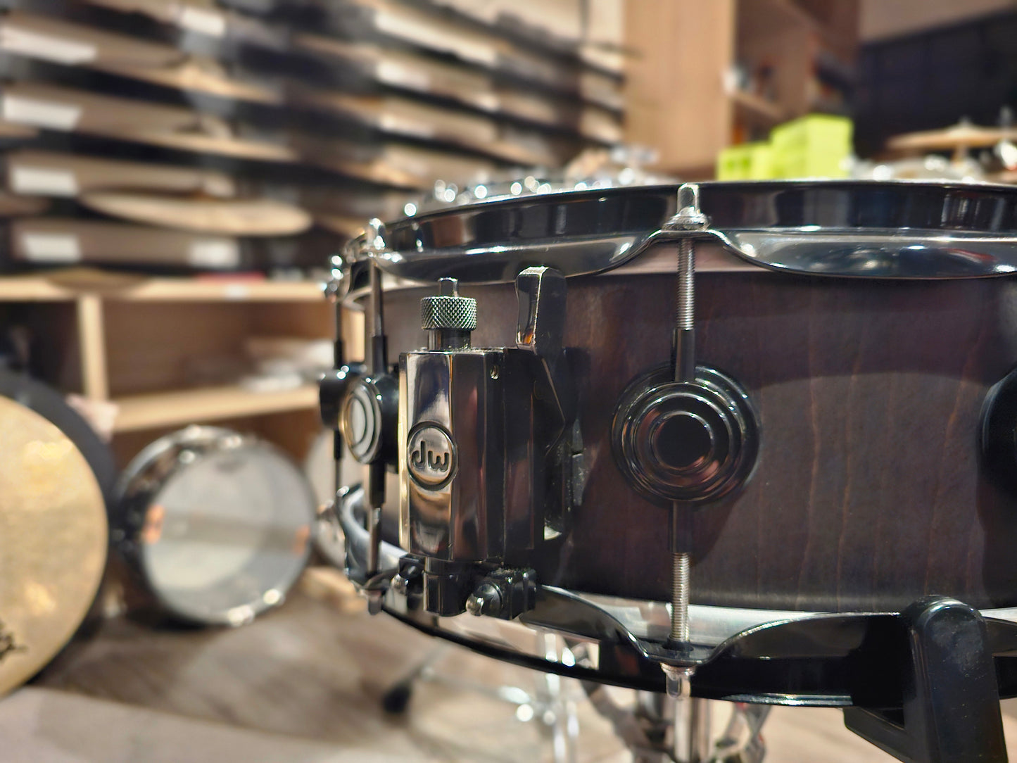DW Collectors VLT Maple Satin black + black hw 14x5.5 snare drum