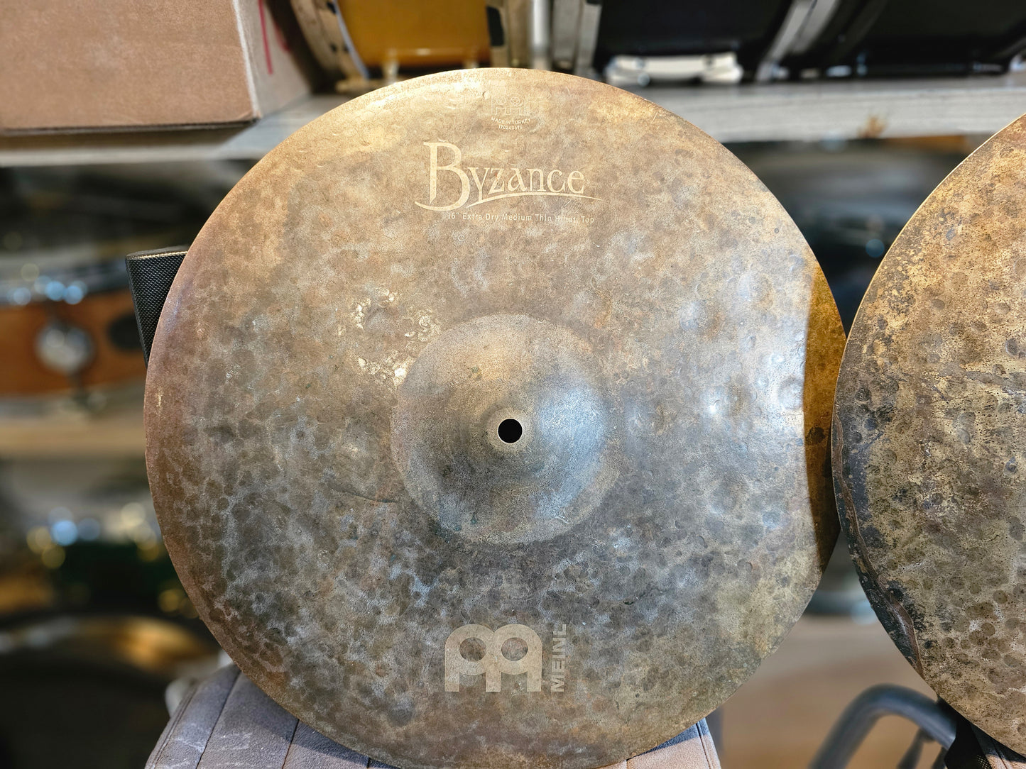 Meinl Byzance extra dry medium thin hihats 16"