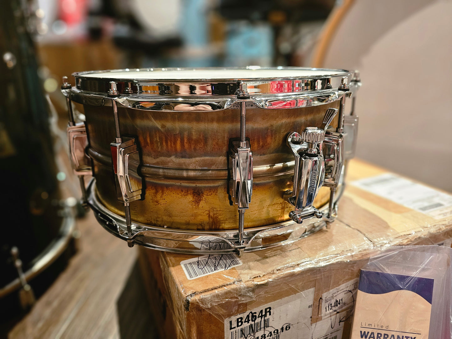 Ludwig LB464R Raw brass phonic 14x6.5 snare drum
