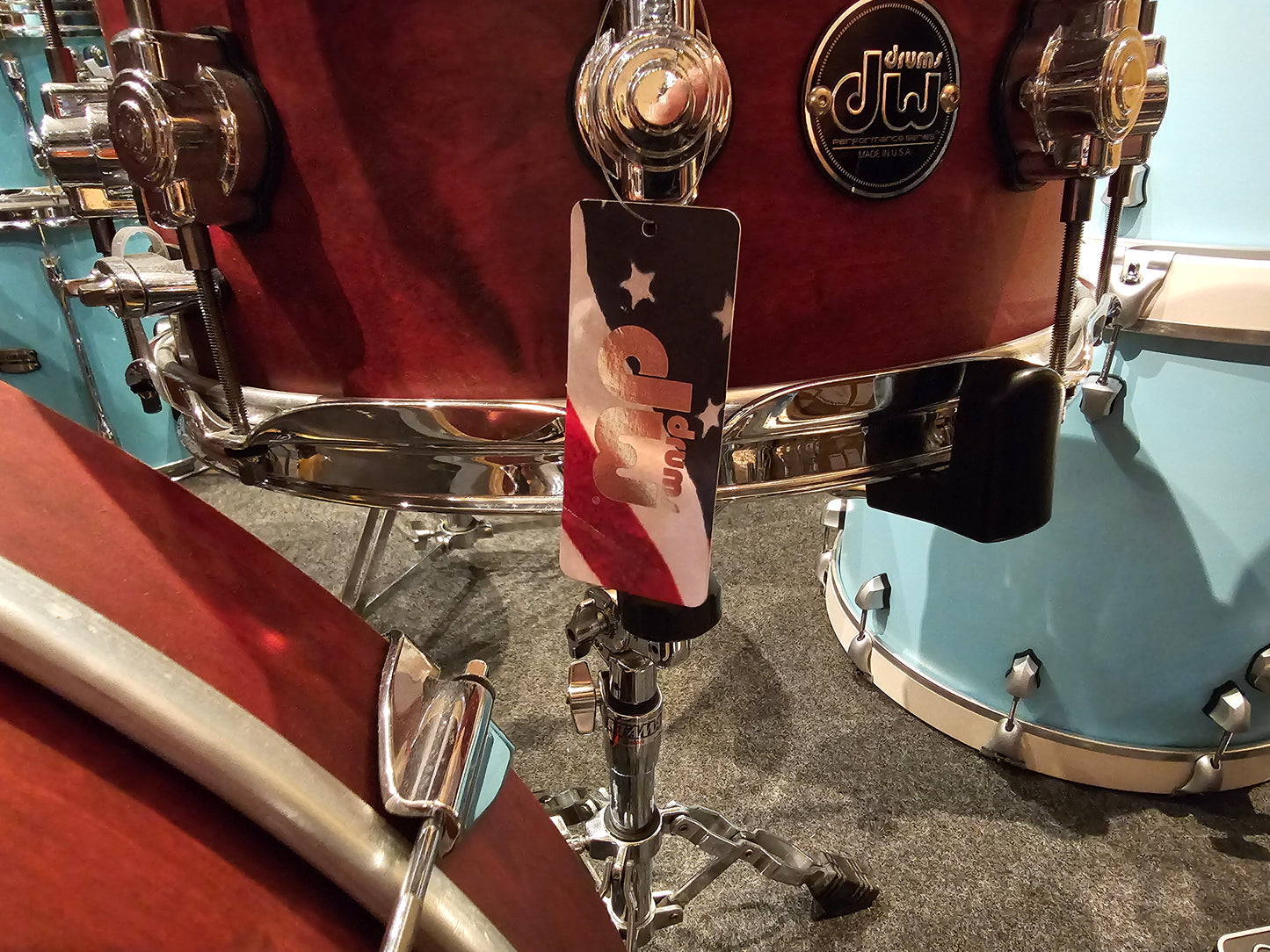 Dw Performance series made in US Tobacco satin 7 pcs. drums set