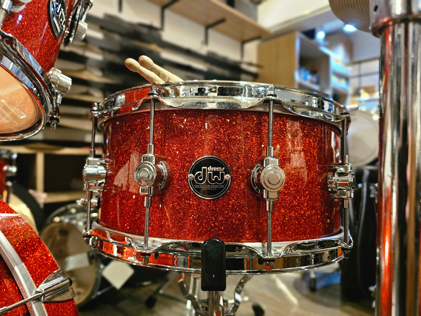 DW Performance series Tangerine glass 5 pcs. drums set