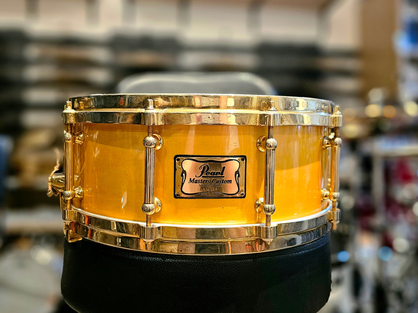 Pearl Masters custom limited Maple shell w/re-rings 14×5.5 snare drum