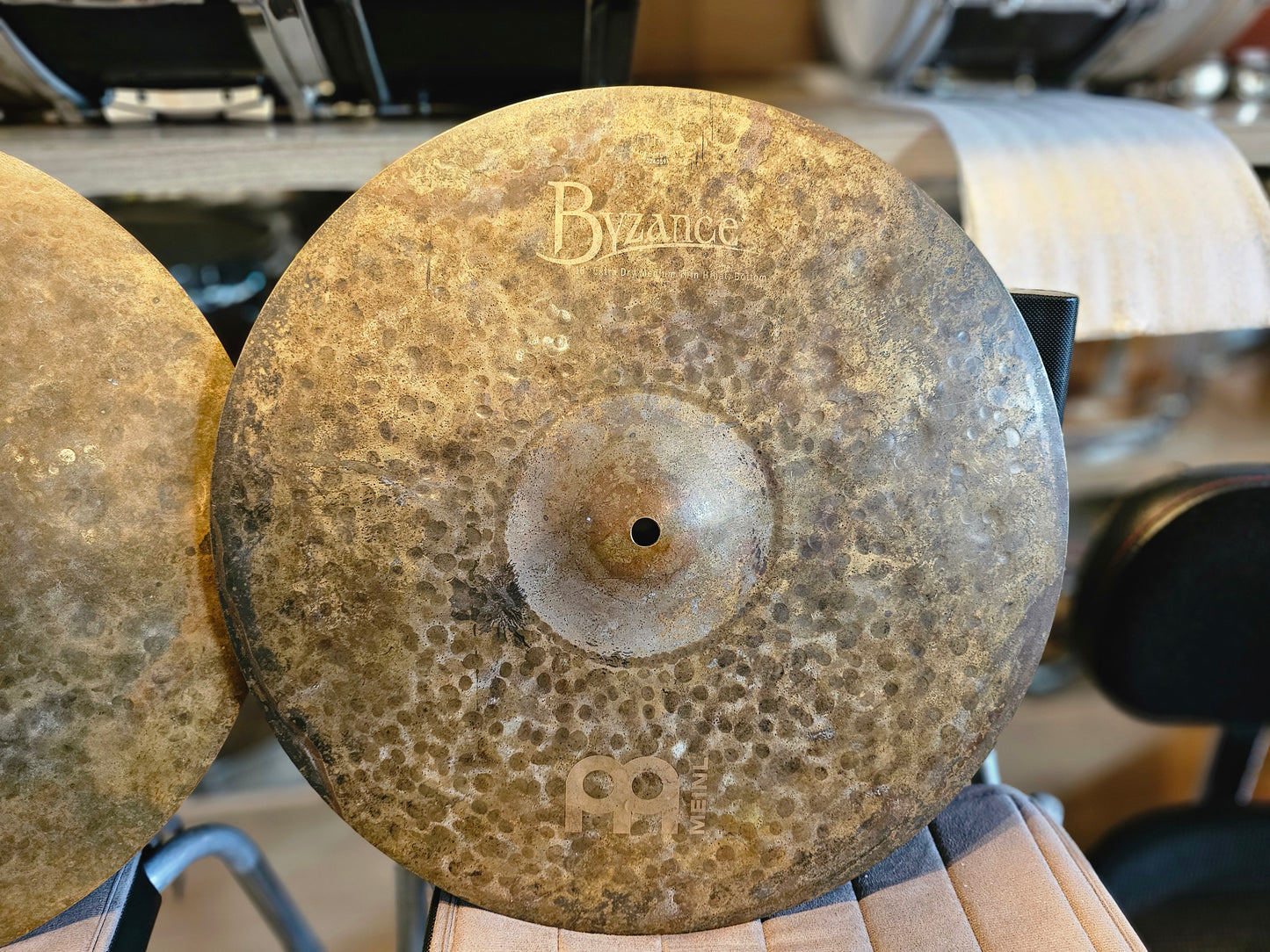 Meinl Byzance extra dry medium thin hihats 16"