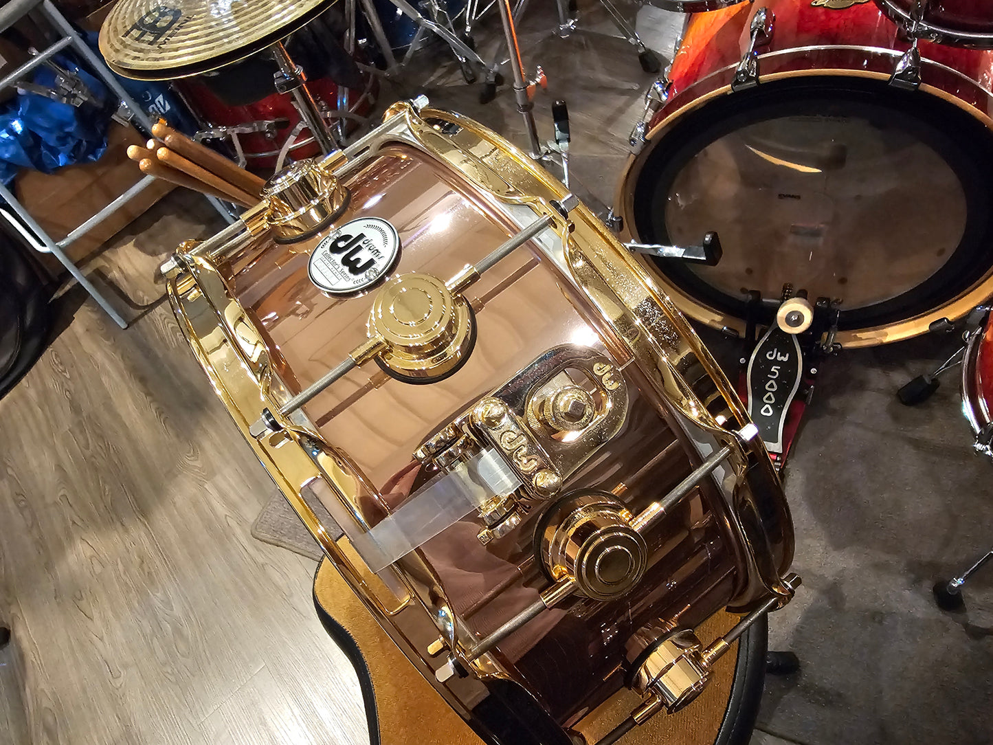 DW Collectors PurpleCore w/Cherry Rose gold graphic w/ gold hw 14x6 snare drum