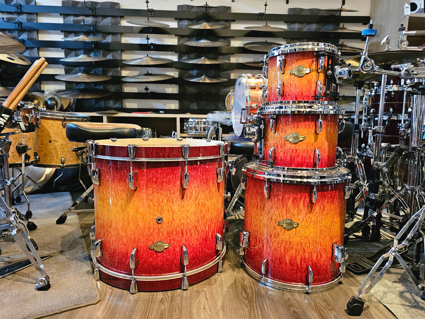 Pearl Masters MCX Quilted Bubinga sunburst 4 pieces drums kit