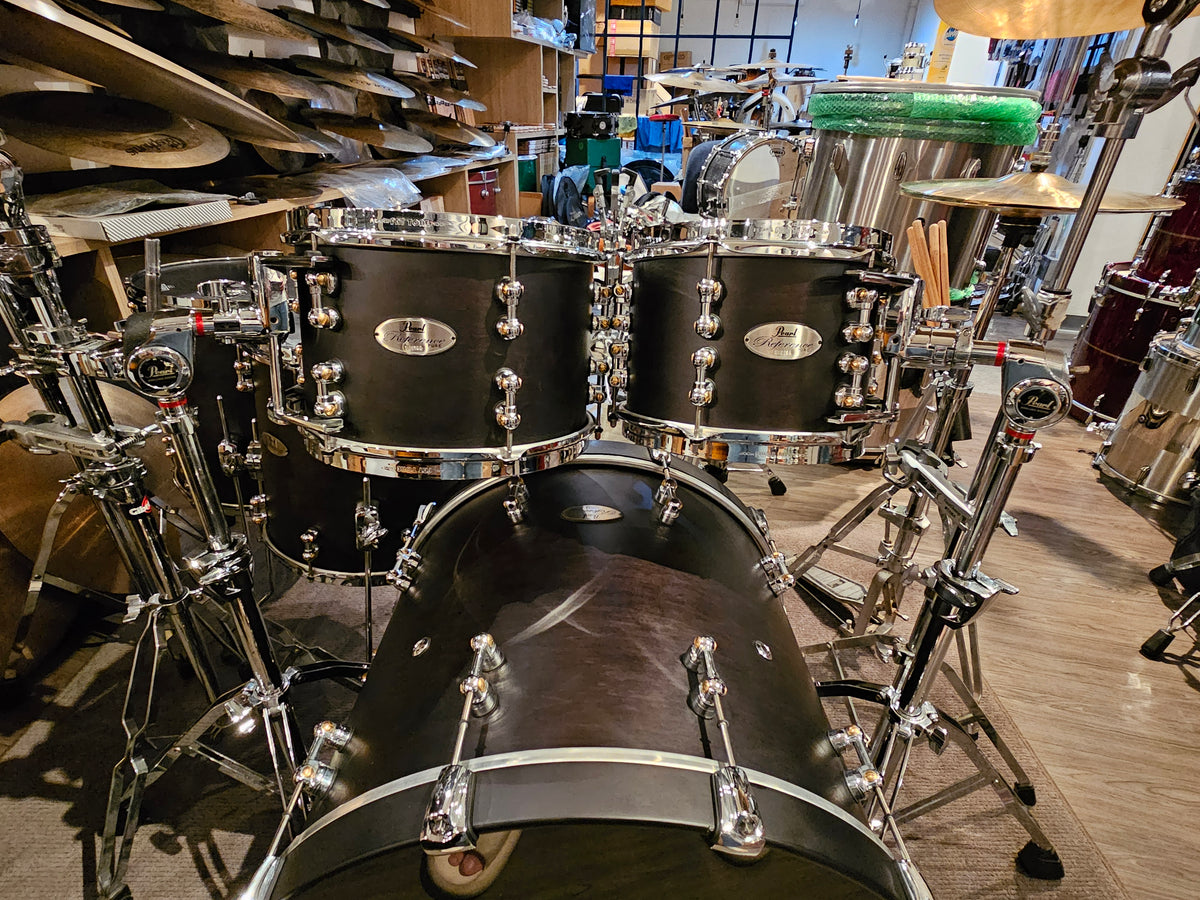 Pearl Reference pure Matte black 5 pcs. drums kit