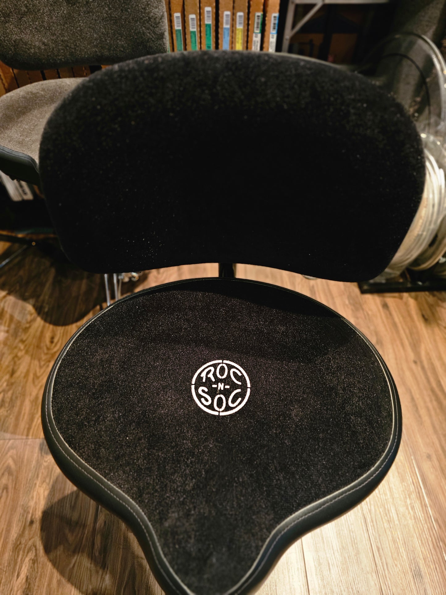 เก้าอี้กลอง Roc N Soc nitro original saddle w/ back rest drum throne - black