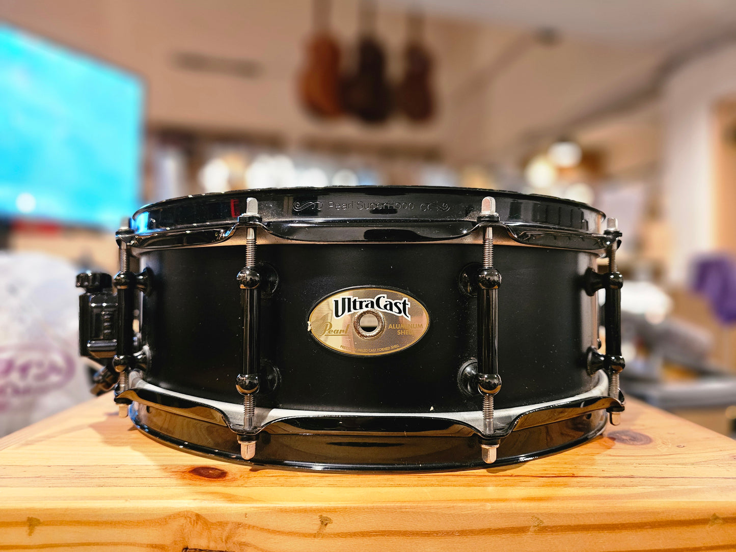 Pearl Ultracast 14x5 snare drum