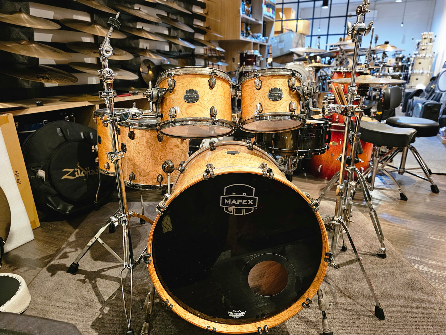 Mapex Saturn IV exotic Ash burl Maple/Walnut shell 5 pieces drums set