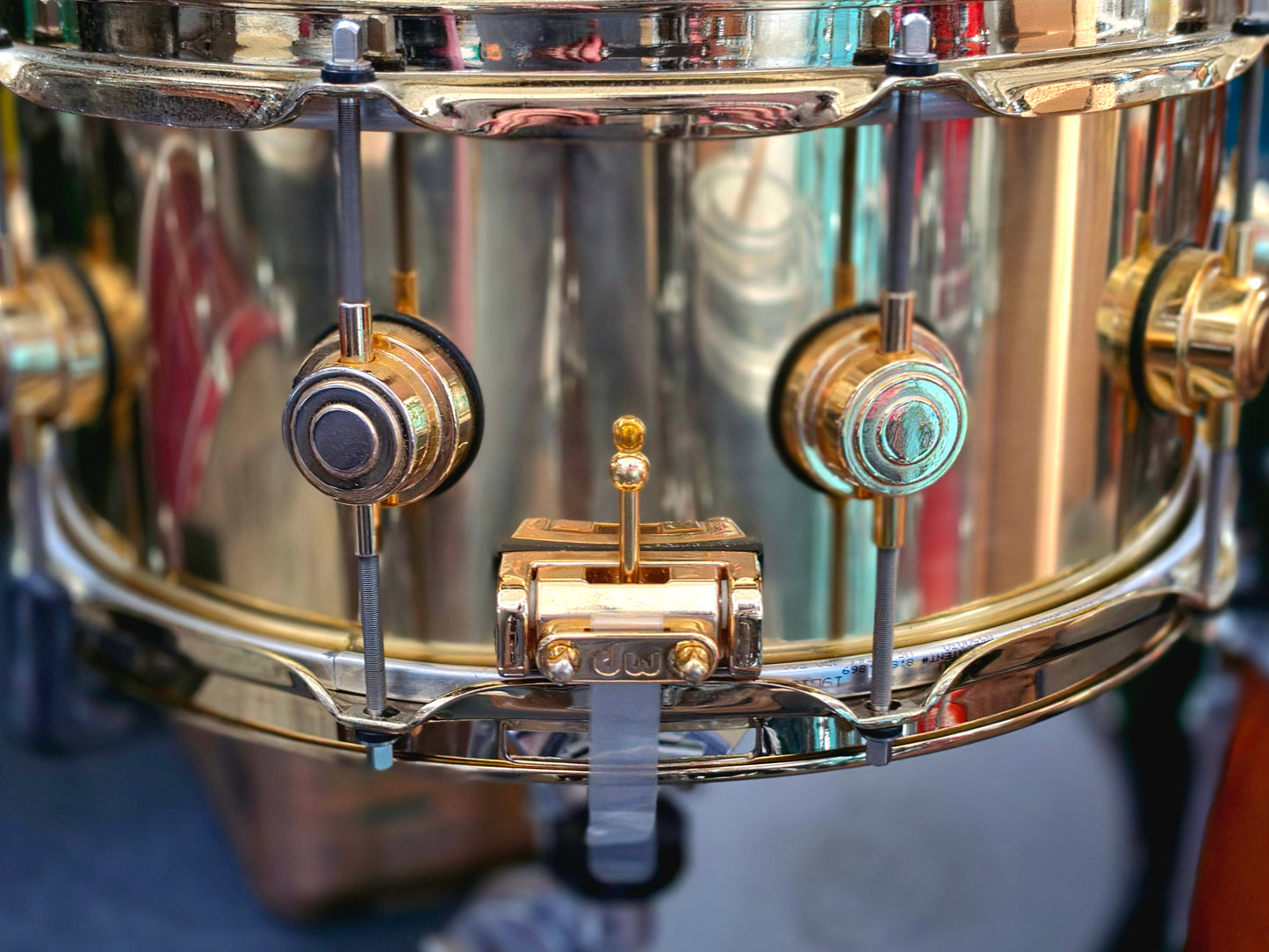 DW Collectors bell brass 3.0mm w/gold hardware 14x6.5 snare drum