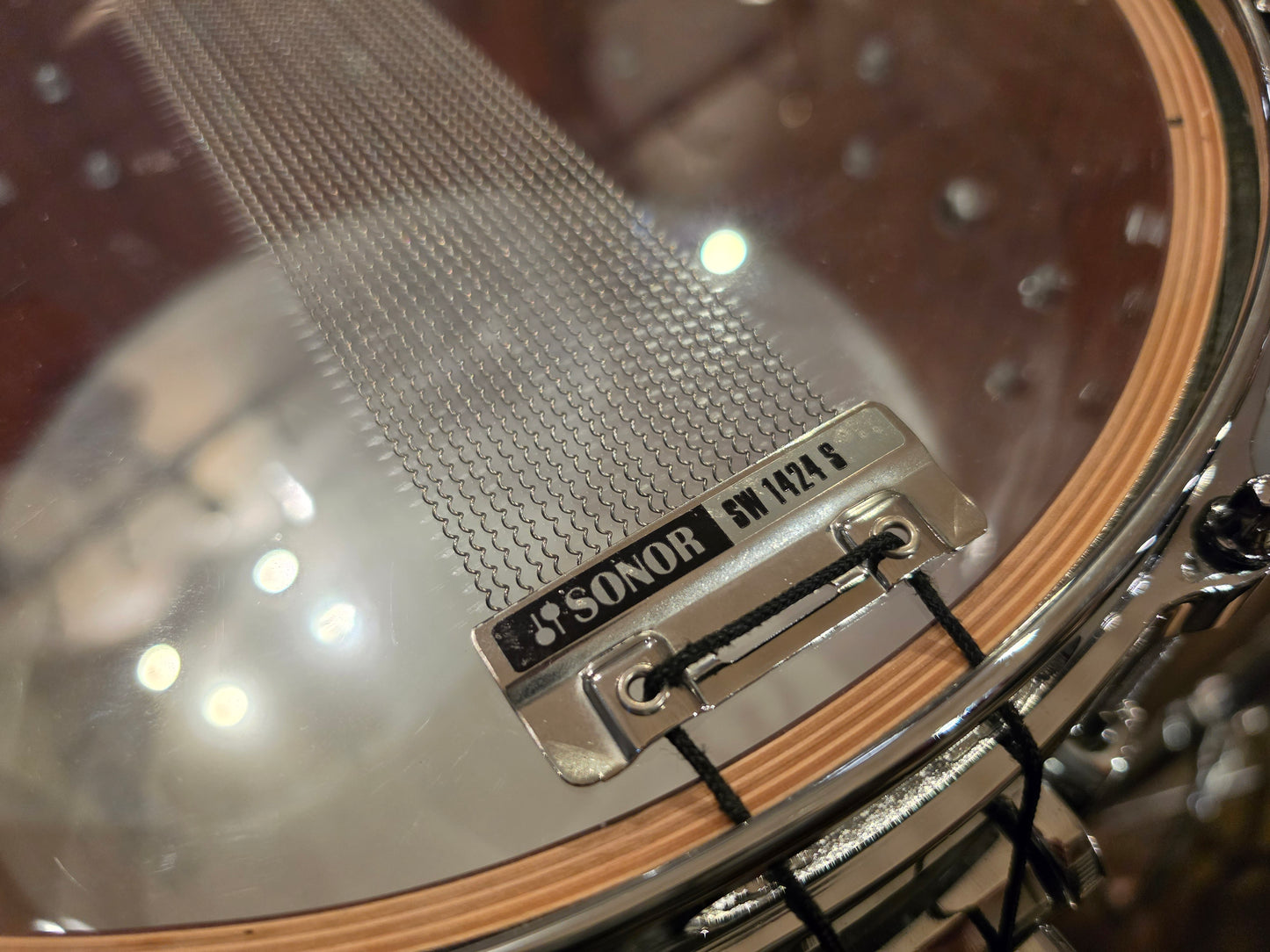 DW Collectors chrome over Maple/Mahogany 14x6.5 snare drum