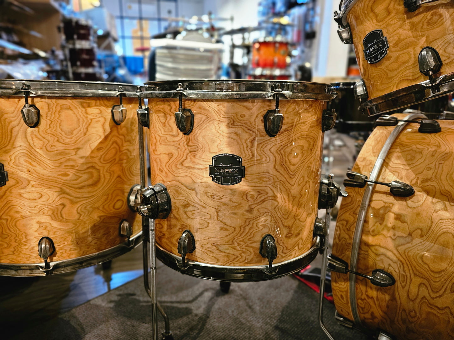 Mapex Saturn IV exotic Ash burl Maple/Walnut shell 5 pieces drums set