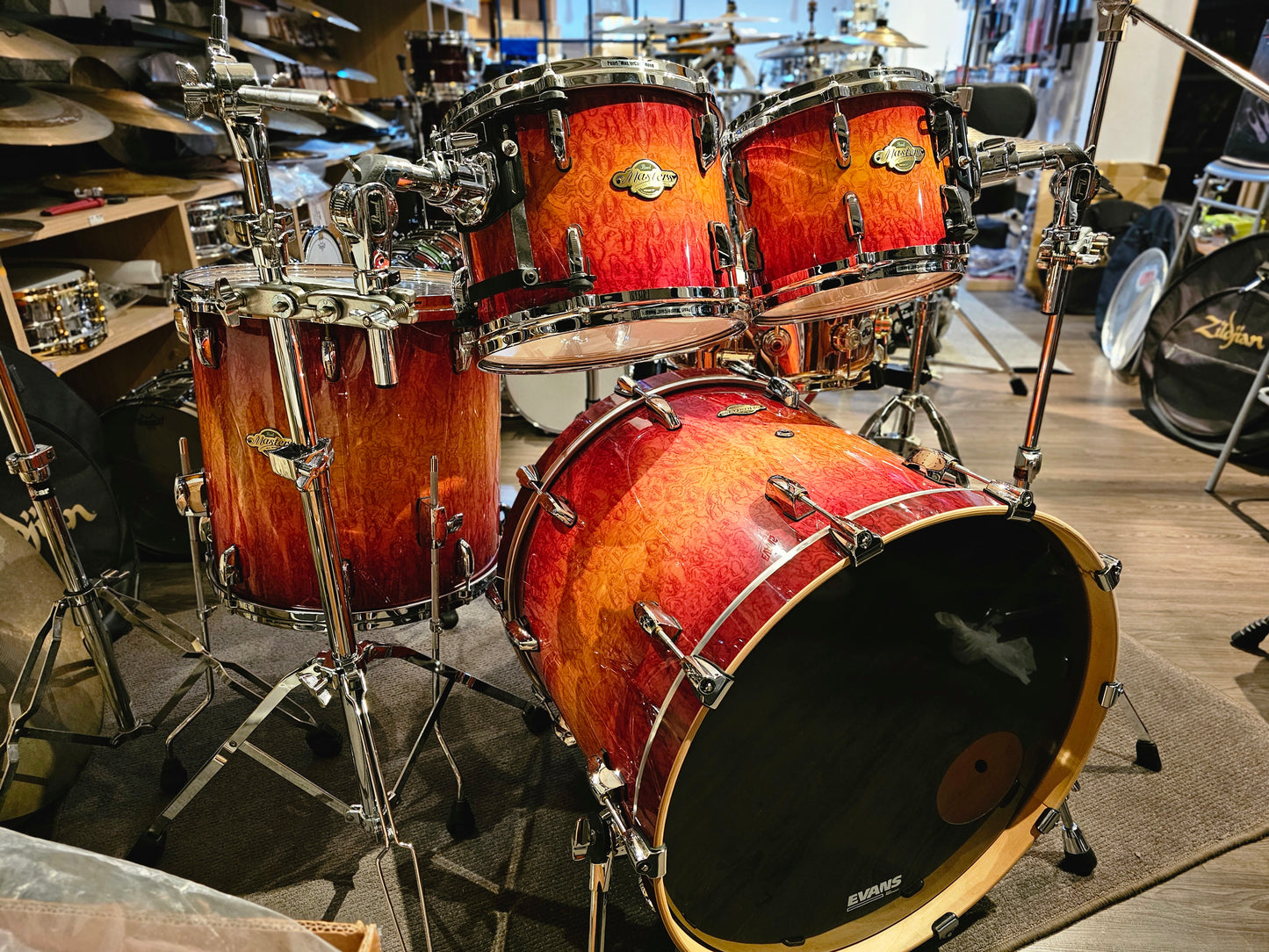 Pearl Masters MCX Quilted Bubinga sunburst 4 pieces drums kit