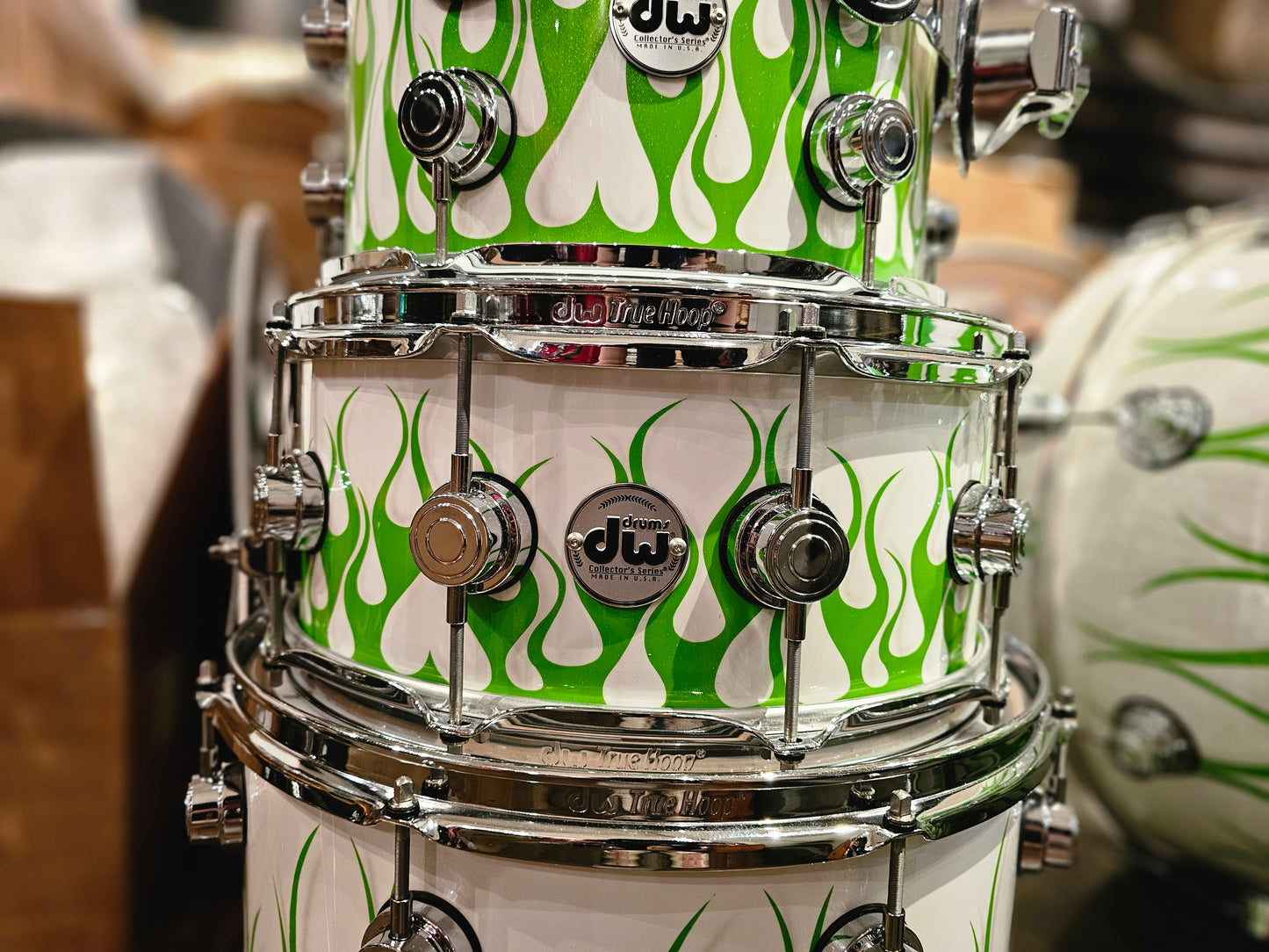 Dw Collectors Exotic Maple shell custom hot rod graphic flames 5 pcs. drums set