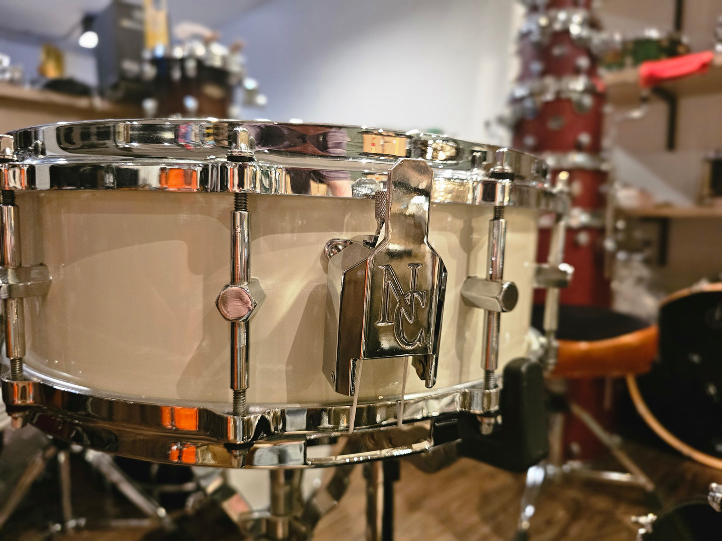 Noble & Cooley NC SS Classic Maple shell Antique white 14x5 snare drum