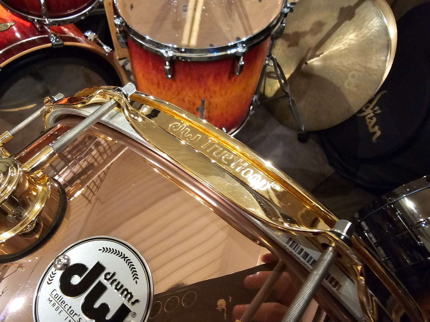 DW Collectors PurpleCore w/Cherry Rose gold graphic w/ gold hw 14x6 snare drum