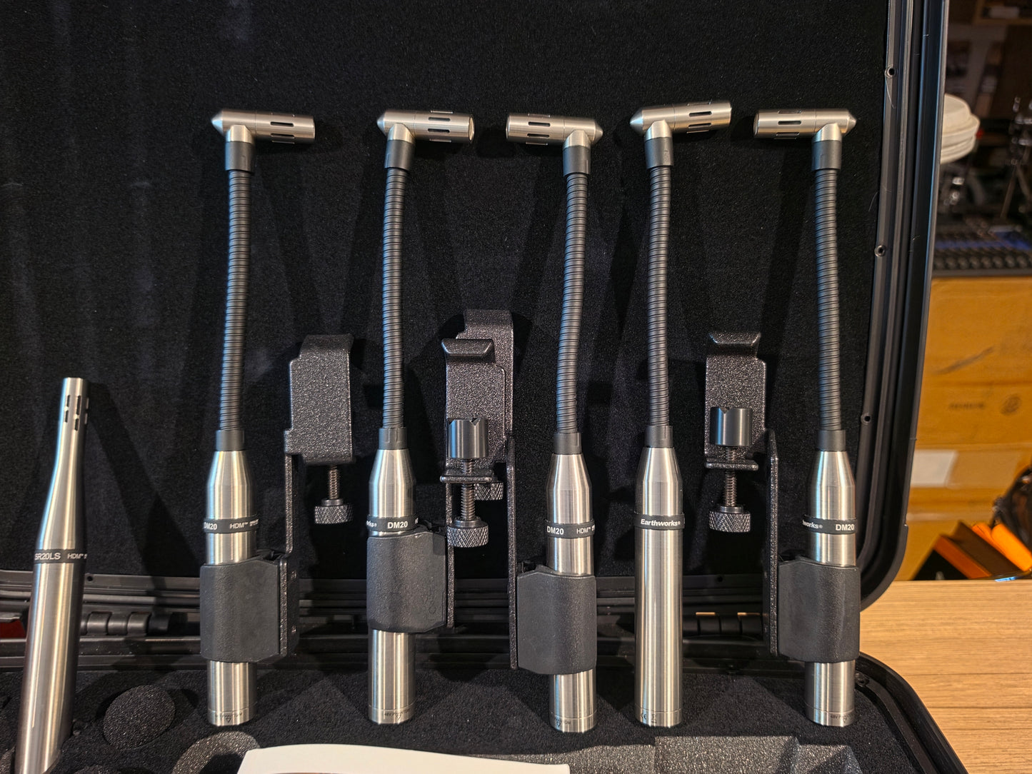 Earthworks DK7 drum microphone pack + extra DM20