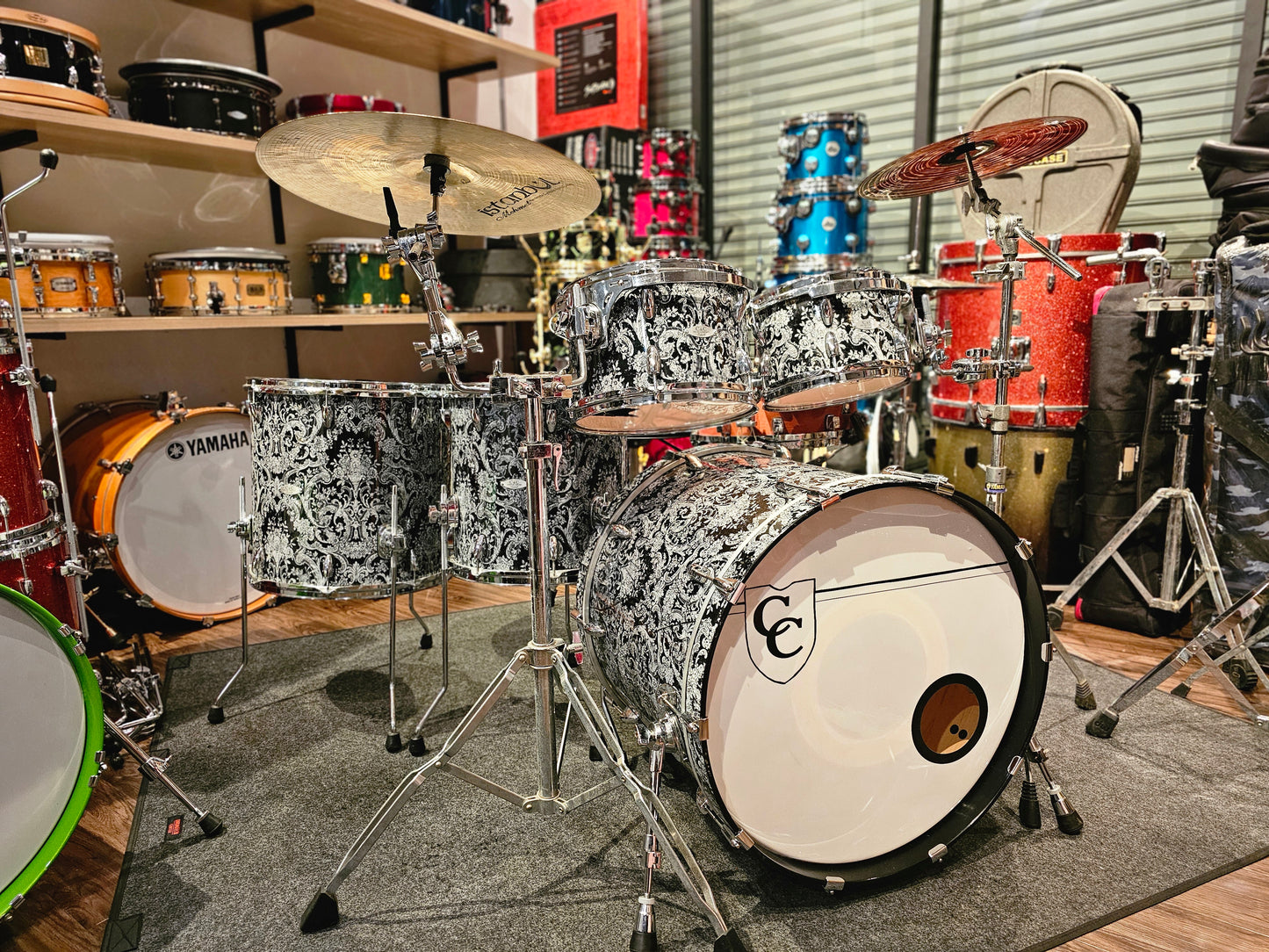 C&C drum co. custom Maple graphic paint 5 pcs. drums set