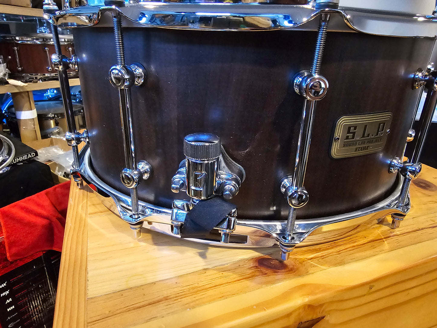 Tama SLP G-Walnut 14x6.5 snare drum