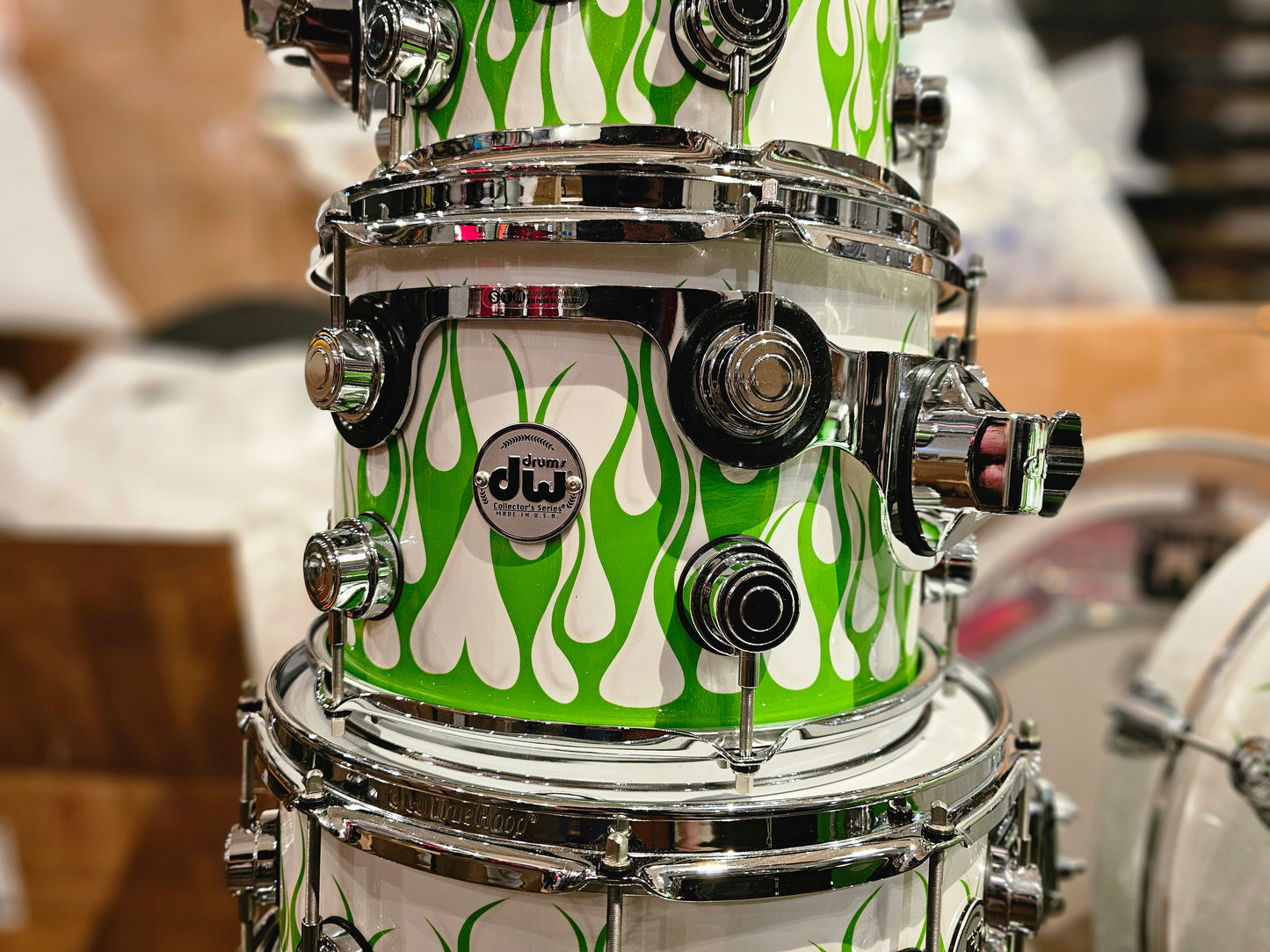 Dw Collectors Exotic Maple shell custom hot rod graphic flames 5 pcs. drums set