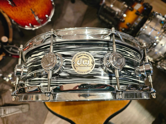 DW Collectors Maple standard 10+6 ply Black oyster finishply 14x5 snare drum