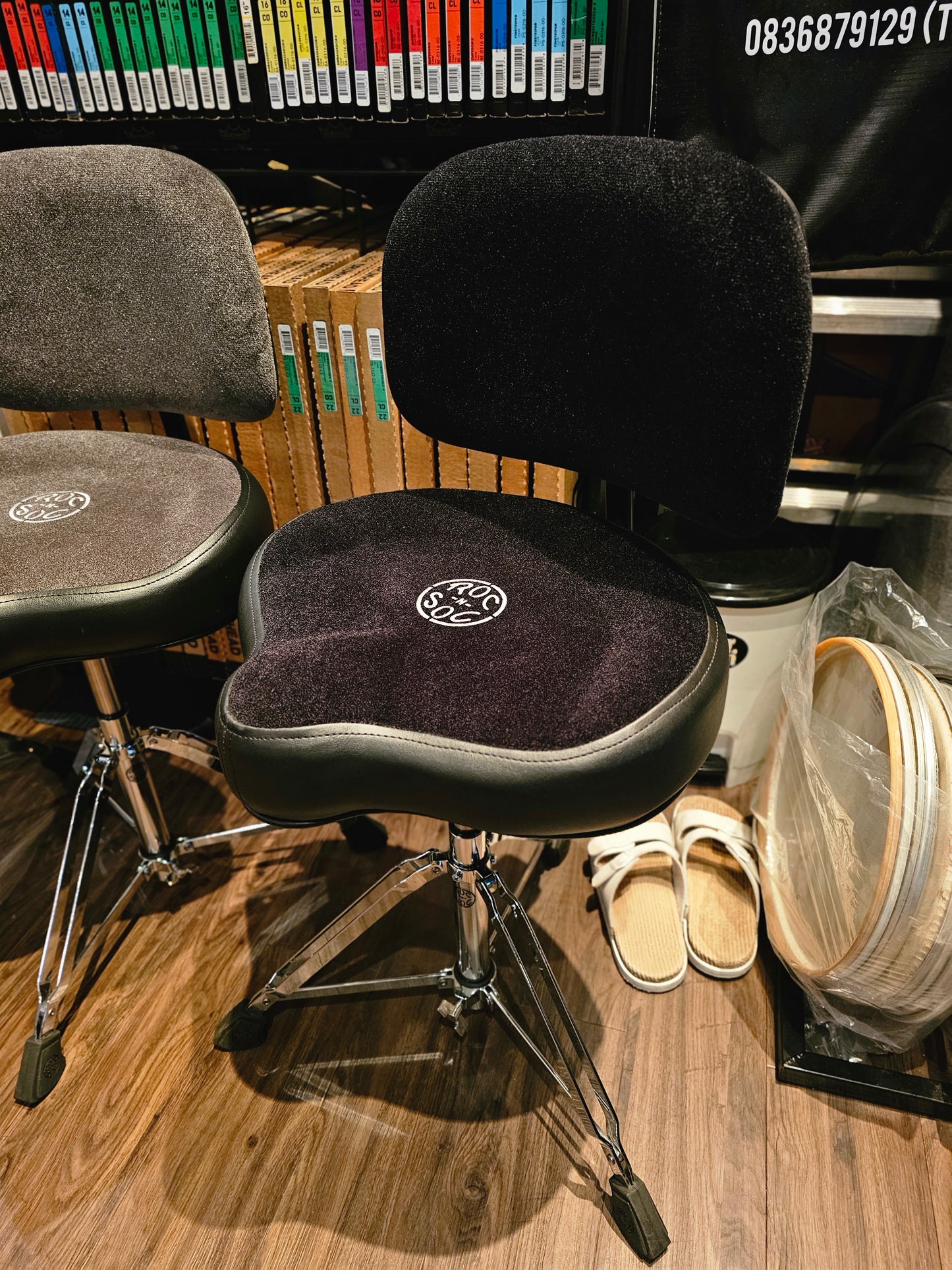 เก้าอี้กลอง Roc N Soc nitro original saddle w/ back rest drum throne - black