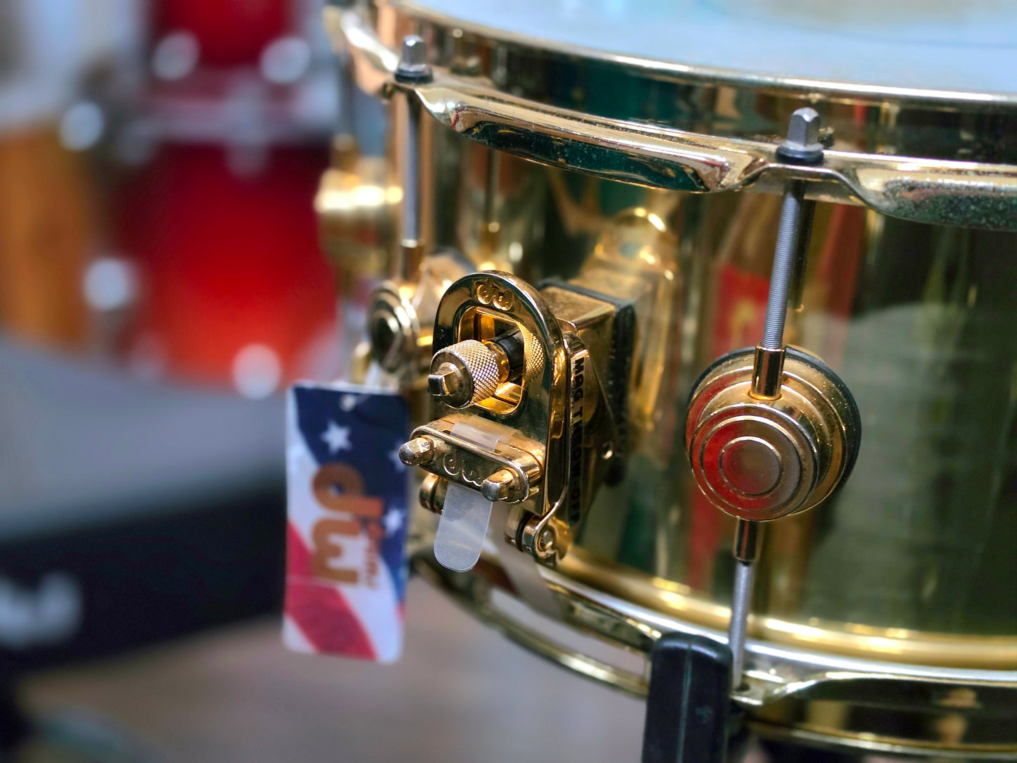 DW Collectors bell brass 3.0mm w/gold hardware 14x6.5 snare drum